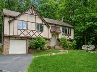 218 Lake Dr, Stanhope, NJ 07874