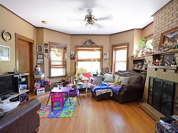 3rd image of 5059 W Sunnyside Ave