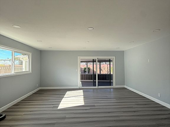 5th image of 217 S Renoak St