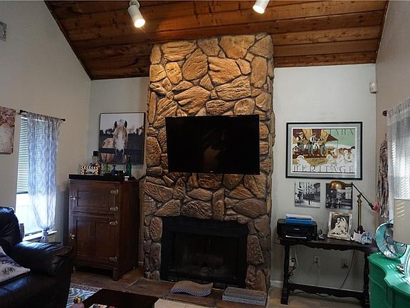 3rd image of 1500 W Esplanade Ave APT 1A