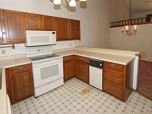 5th image of 8628 Glenmont Ct