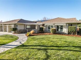 37520 Canyon Hills Dr, Yucaipa, CA 92399