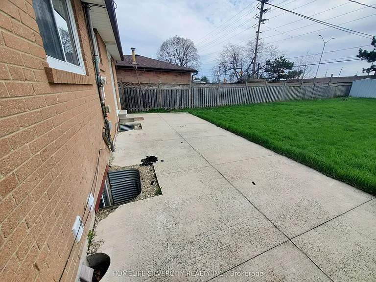 9 Belmont Dr — Photo 29