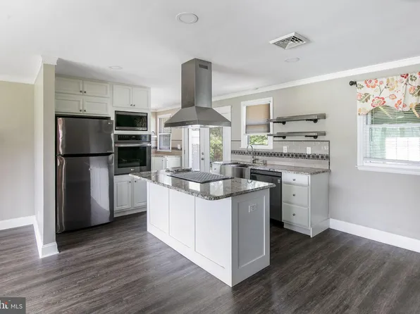 2405 Magnolia Dr, Wilmington, DE 19810