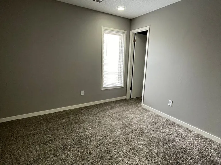 1011 SE 3rd St — Photo 28