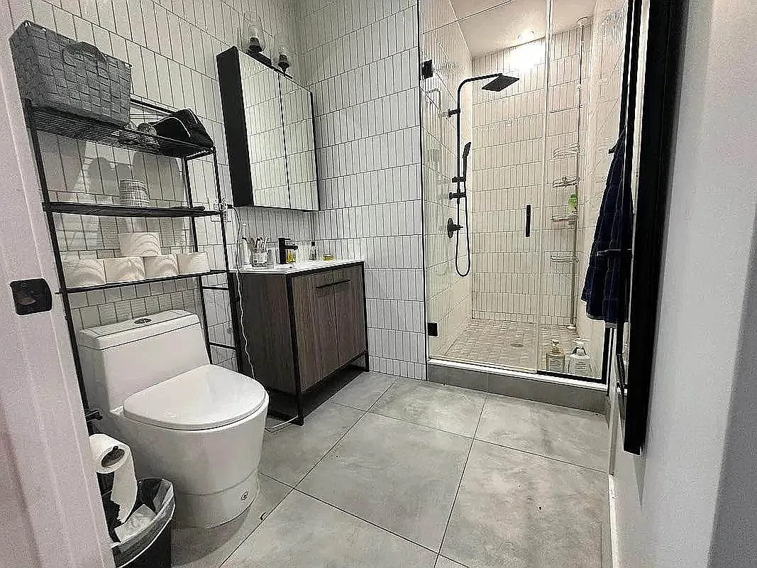 982 Madison Street — Photo 3
