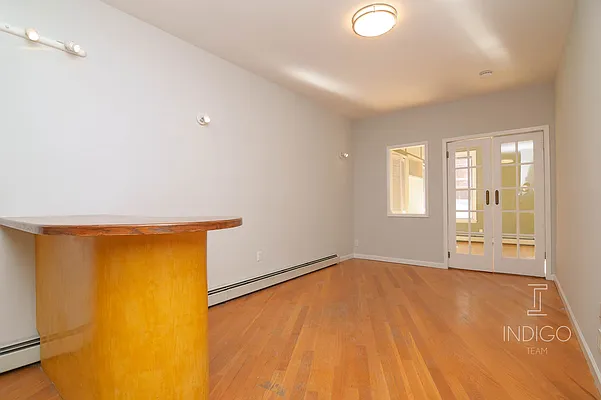 Rented by Compass | media 22