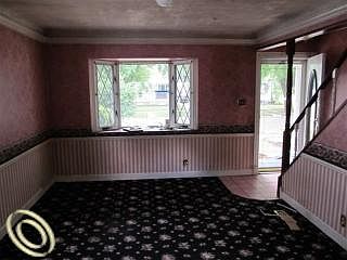 4th image of 2162 Regina Ave