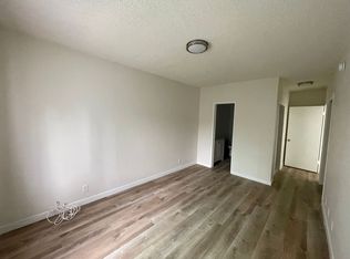 Villa East at Oxnard St., Van Nuys, CA 91401