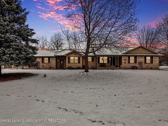 5th image of 1196 Narcisse Ln