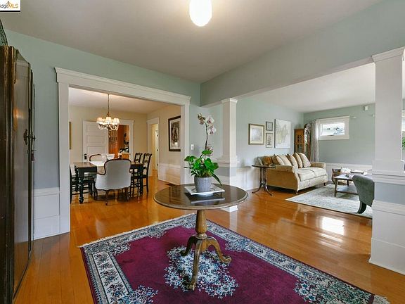 2nd image of 421 Warwick Ave