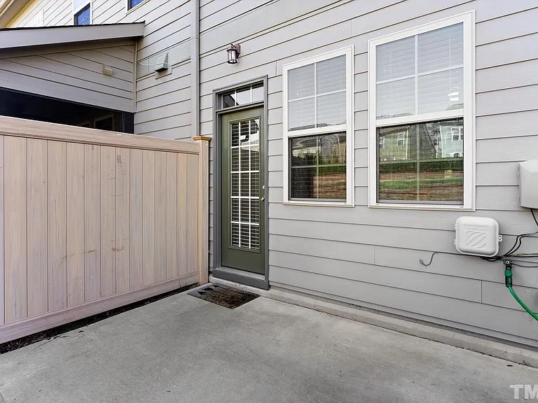 2438 Baslow Dr — Photo 22