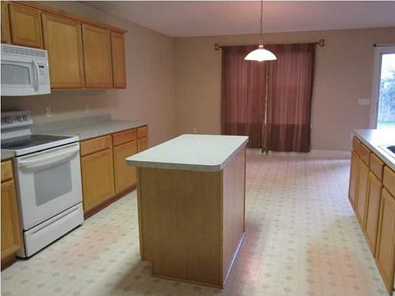 4th image of 3148 Lost Creek Dr