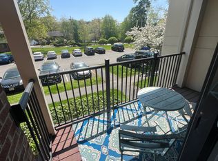 2366 Commonwealth Ave APT 2-4, Auburndale, MA 02466