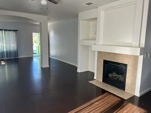 2239 Roberta Ave — Photo 8