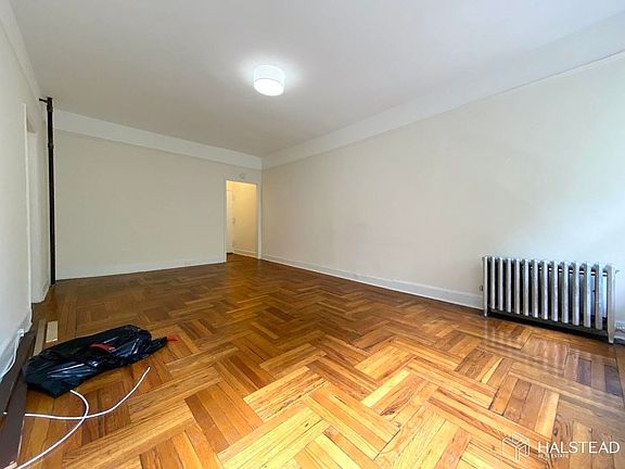 3rd image of 245 W 75th St APT 3C
