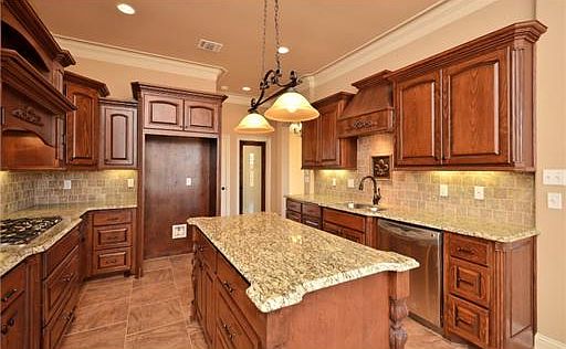 5th image of 2103 Hollow Wood Way