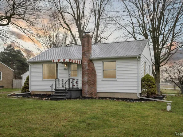 607 Genesee Ave, Gaines, MI 48436