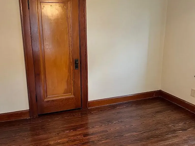 453 E Kline St — Photo 8