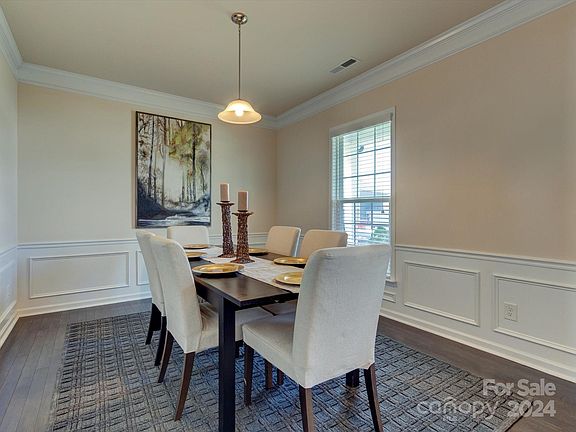 5th image of 8896 Gladden Hill Ln