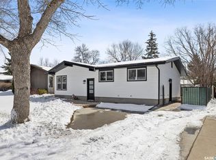 819 Shannon Rd, Regina, SK S4S5K1