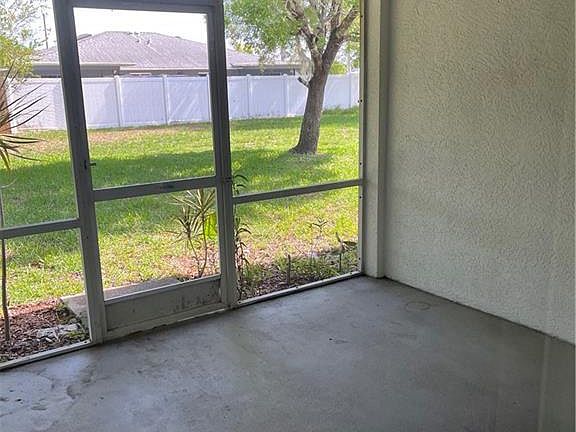 5th image of 914 Cape Coral Pkwy W