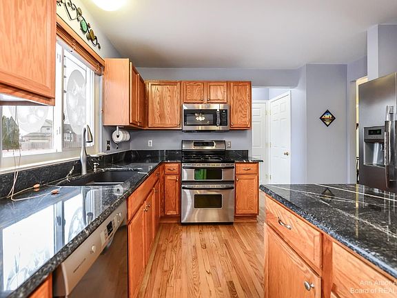 2nd image of 7639 Carlton Dr