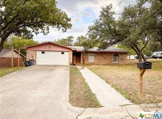 1210 W Avenue A, Lampasas, TX 76550