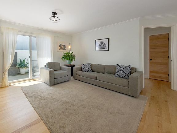 4th image of 1233 La Madrona Dr