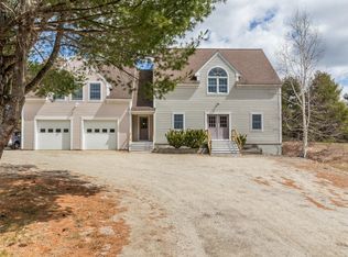 383 Hallowell Rd, Pownal, ME 04069