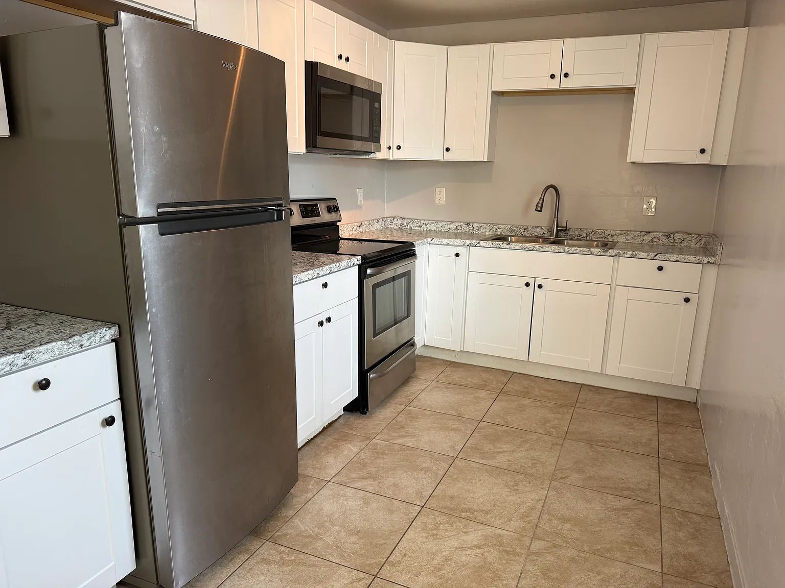 1 bed, 750 sqft, $995 — Photo 2