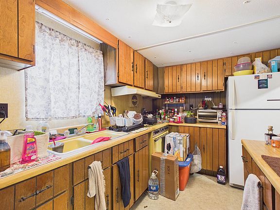 4th image of 463 Float Creek Rd