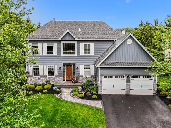 33 Jonquil Dr, Newtown, PA 18940