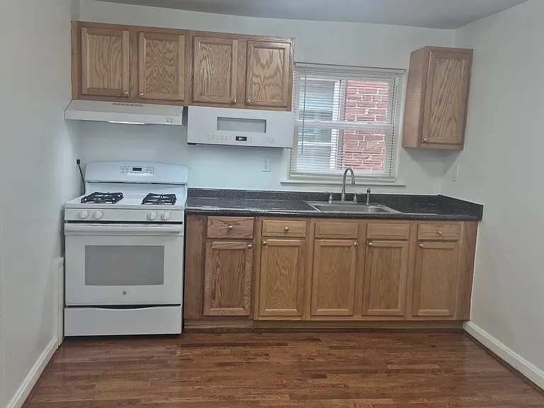 2063 Beechmont Ave #4 — Photo 6