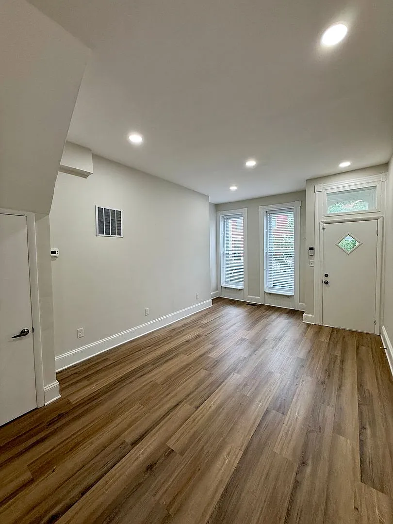 Fully Renovated 4-Bedroom Home with Primary Suite, Central Air & Rear Parking — Photo 4