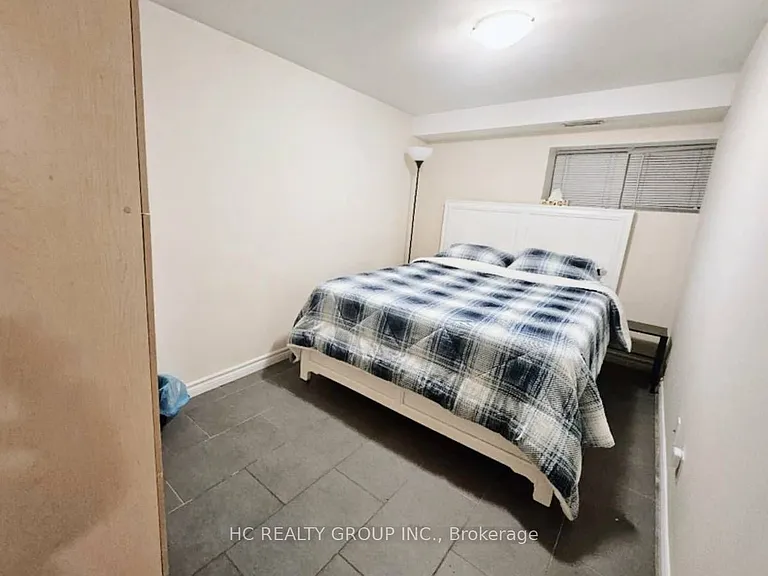 629 Bathurst St — Photo 5