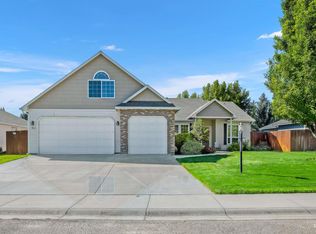 311 S Middle Creek Dr, Nampa, ID 83686
