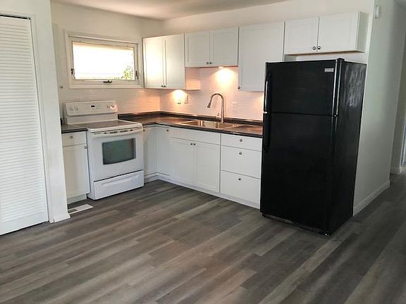 4th image of 3588 Oakwood St