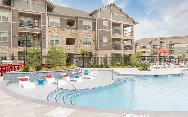 Vale Overland Park — Photo 2