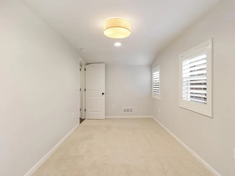 7343 Rosewood St — Photo 30