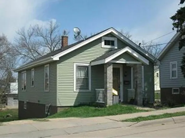 2605 Van Buren St, Dubuque, IA 52001