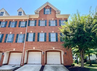 4649 Hummingbird Ln #165, Fairfax, VA 22033