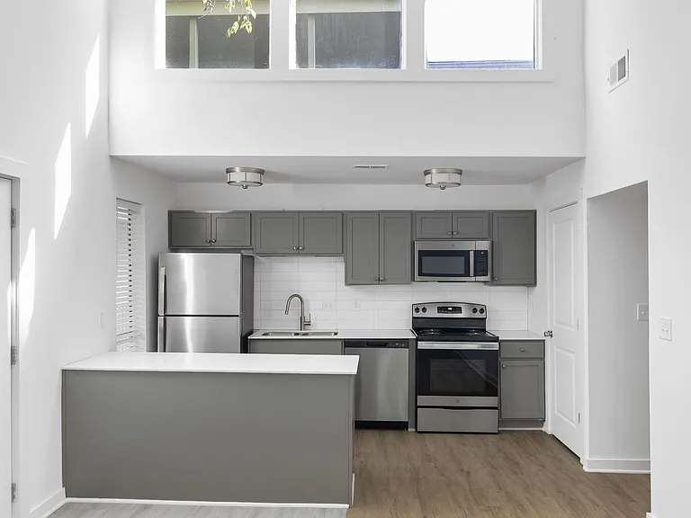 Caribou Apartments — Photo 12
