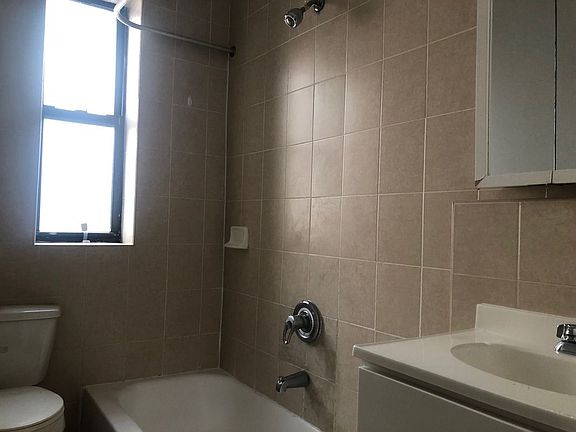 5th image of 555 W 156th St APT 2G