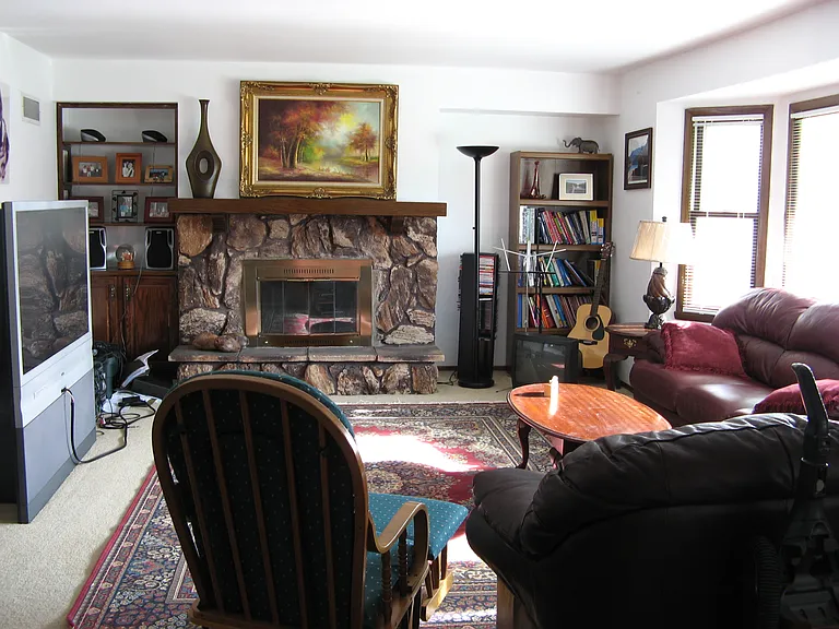21620 Mary Lynn Dr — Photo 3