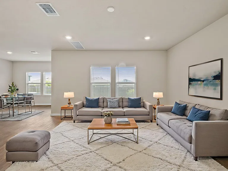 2905 Maryanne Ln — Photo 1