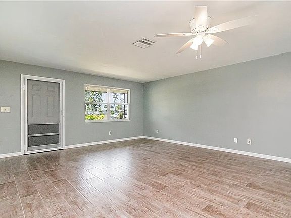 2nd image of 4919 Viceroy St #B
