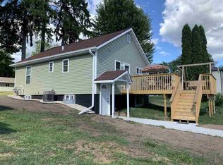 728 Crescent St, Mauston, WI 53948