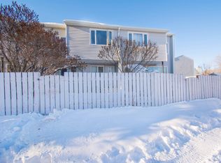 Amberly Court, Edmonton, AB T5A 2H9