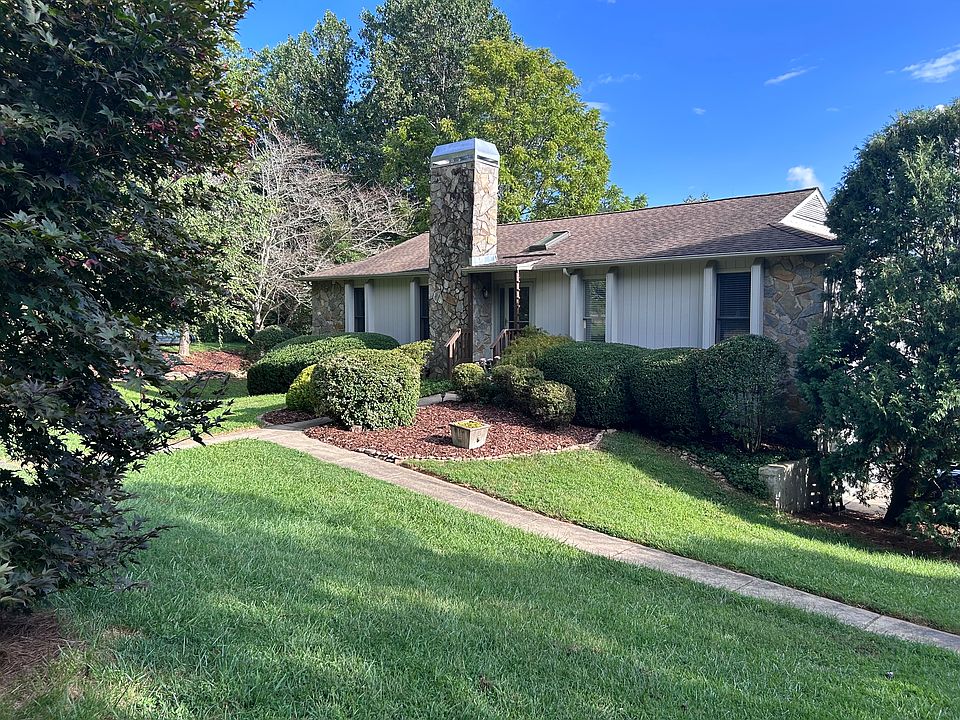 Street view - front of house